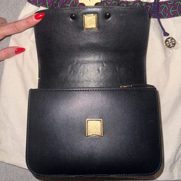 EUC 🖤 Tory Burch Eleanor Bag - Picture 4 of 8